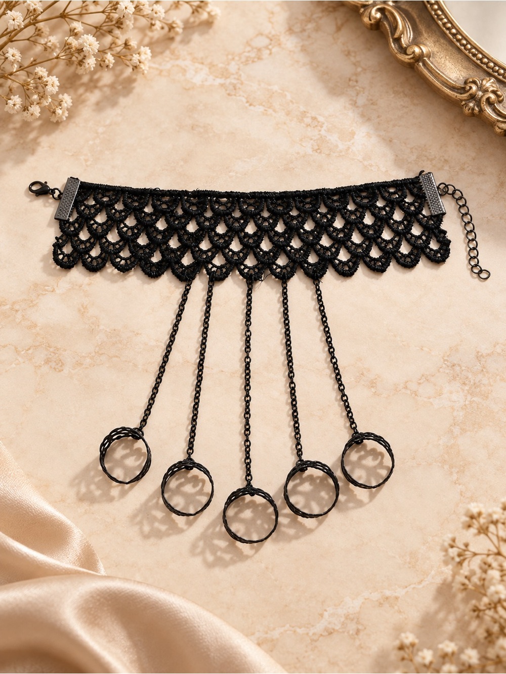 Gothic Hand Chain Bracelet - Picture 4 of 4